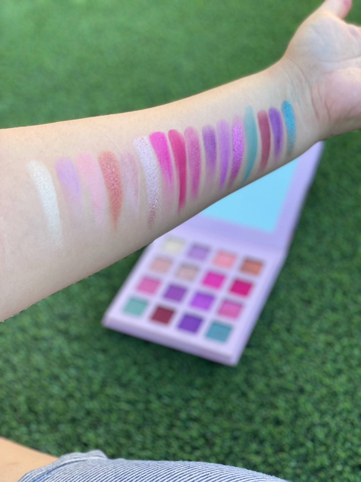 LOTUS LOVE EYESHADOW PALETTE