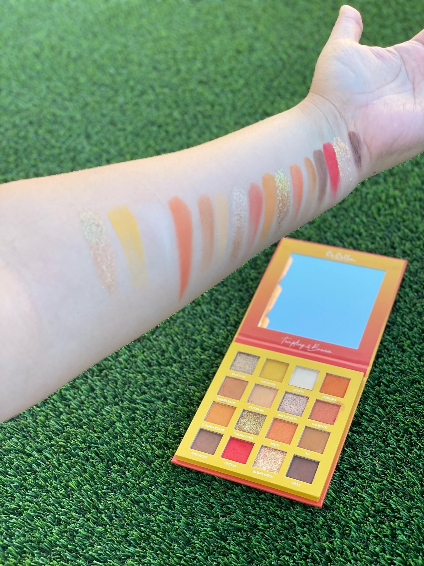 TEMPTING AND BRONZE PALETTE