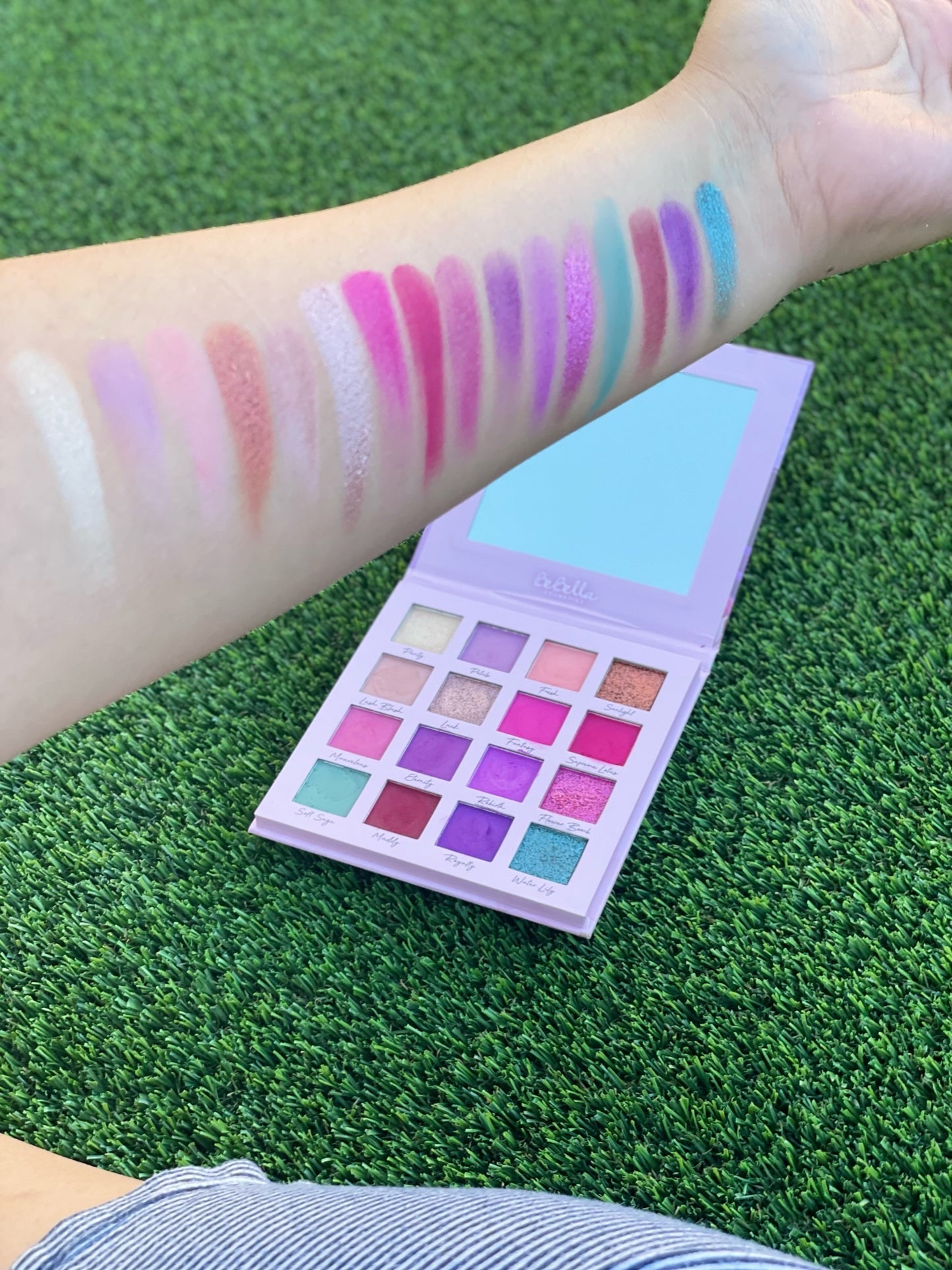 LOTUS LOVE EYESHADOW PALETTE